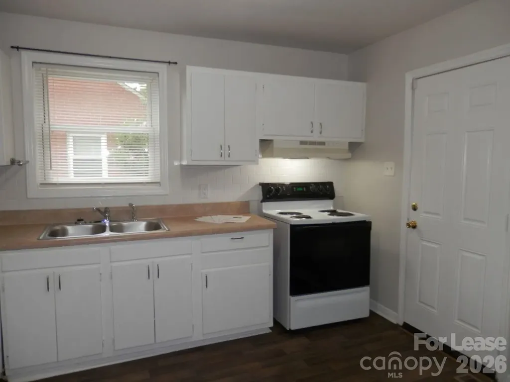 2827 Burbank Drive Charlotte NC 28216