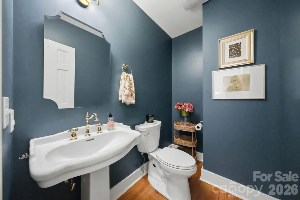 1015 Thistle Court Charlotte NC 28211
