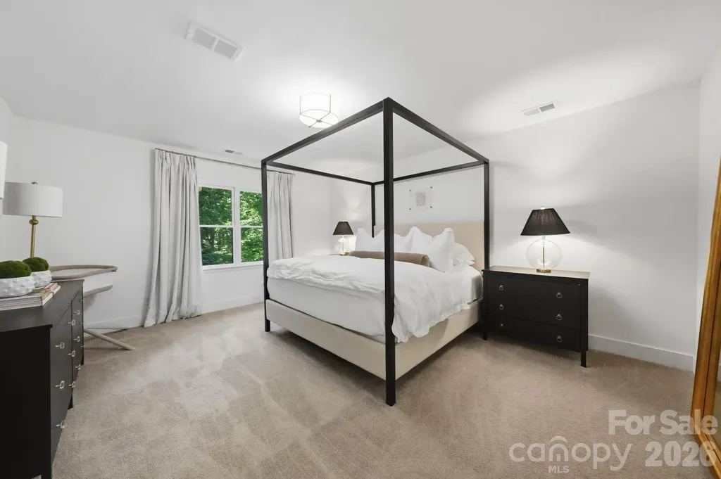 1015 Thistle Court Charlotte NC 28211