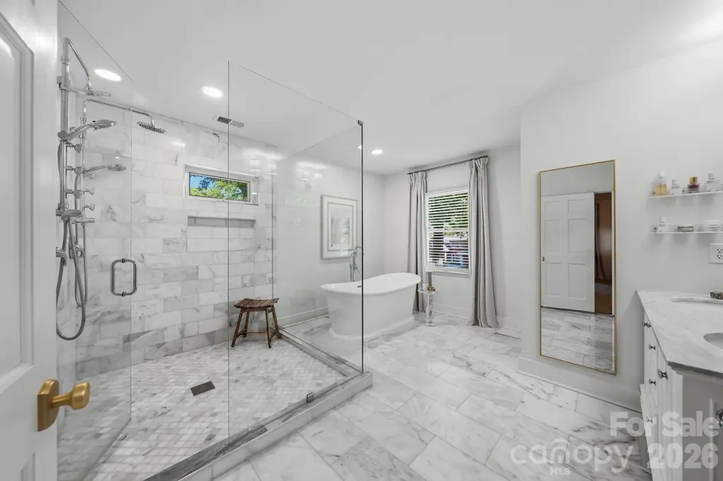 1015 Thistle Court Charlotte NC 28211