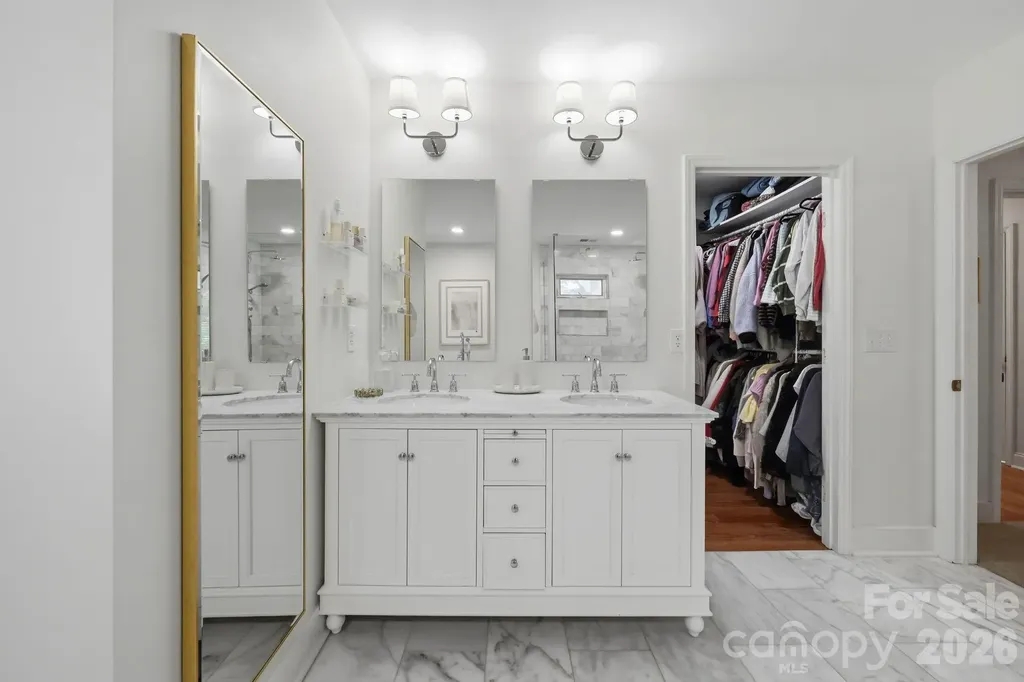 1015 Thistle Court Charlotte NC 28211