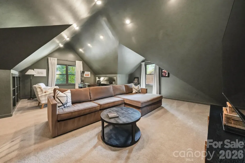 1015 Thistle Court Charlotte NC 28211