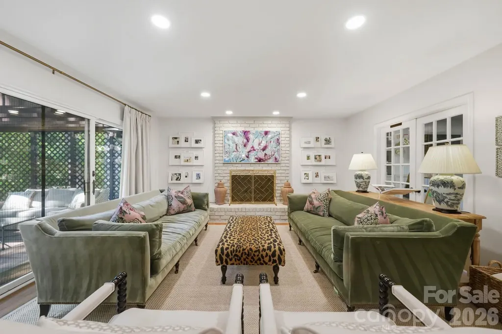 1015 Thistle Court Charlotte NC 28211
