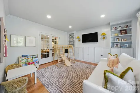 1015 Thistle Court Charlotte NC 28211