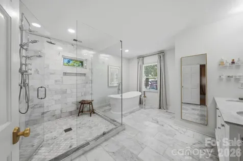1015 Thistle Court Charlotte NC 28211