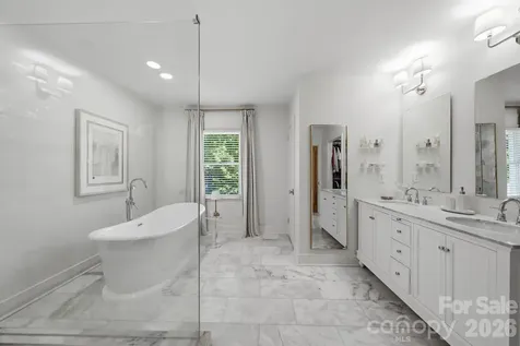 1015 Thistle Court Charlotte NC 28211