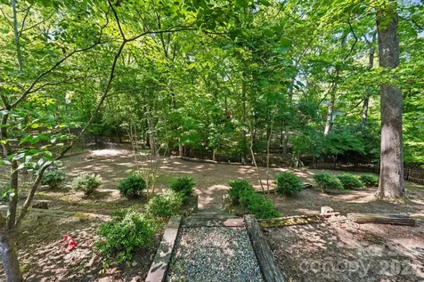 1015 Thistle Court Charlotte NC 28211