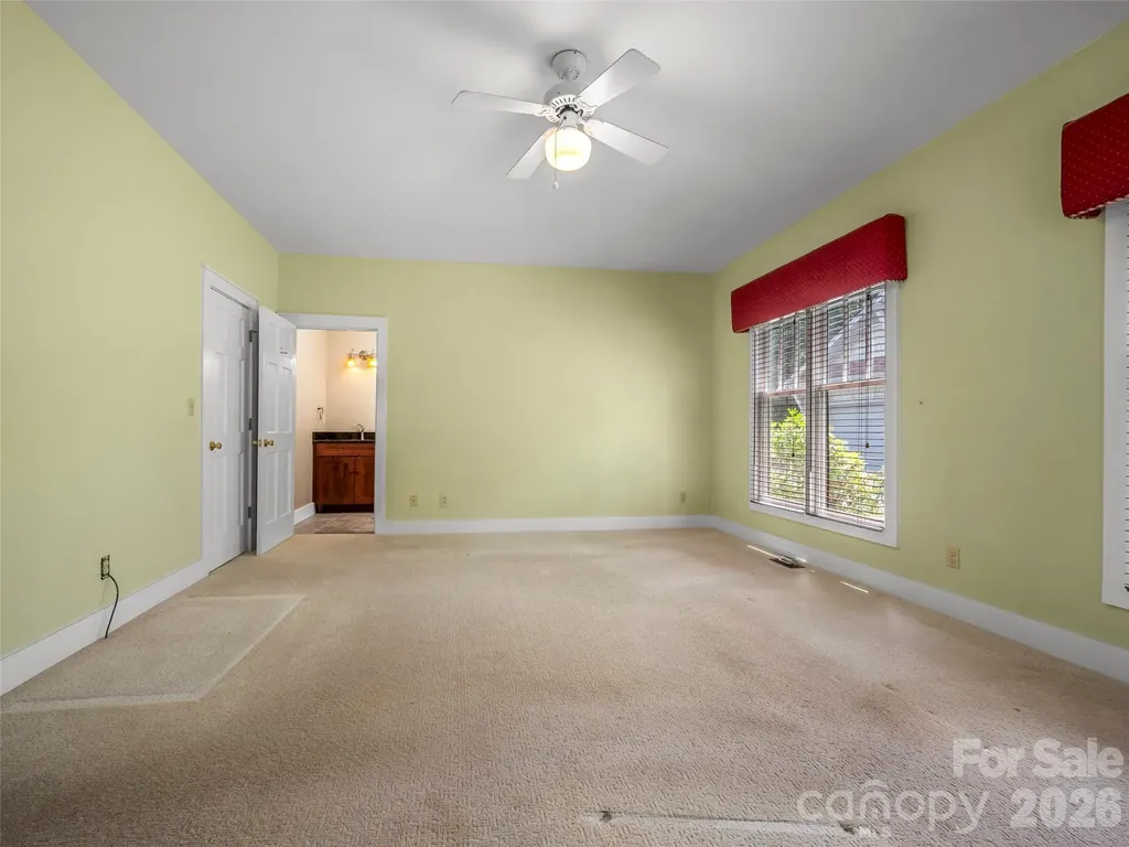 4 Lacoste Drive Hendersonville NC 28739