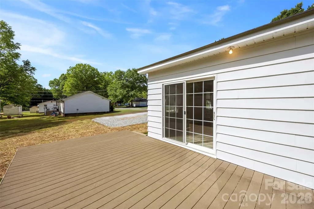 301 Gittens Street Lowell NC 28098
