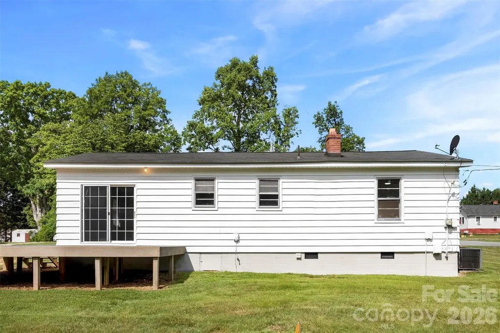301 Gittens Street Lowell NC 28098