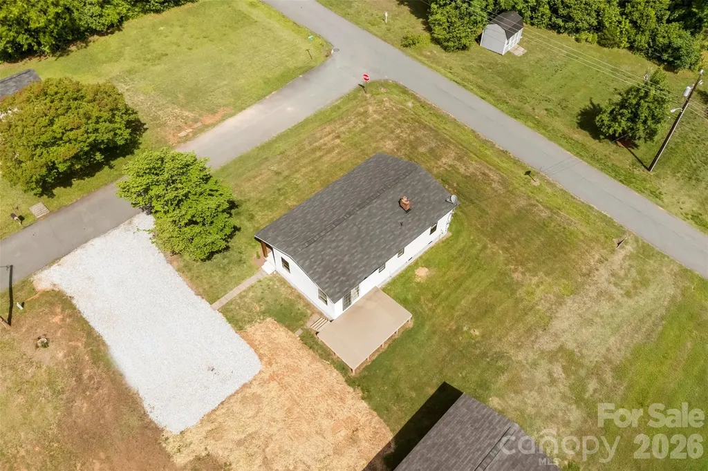301 Gittens Street Lowell NC 28098