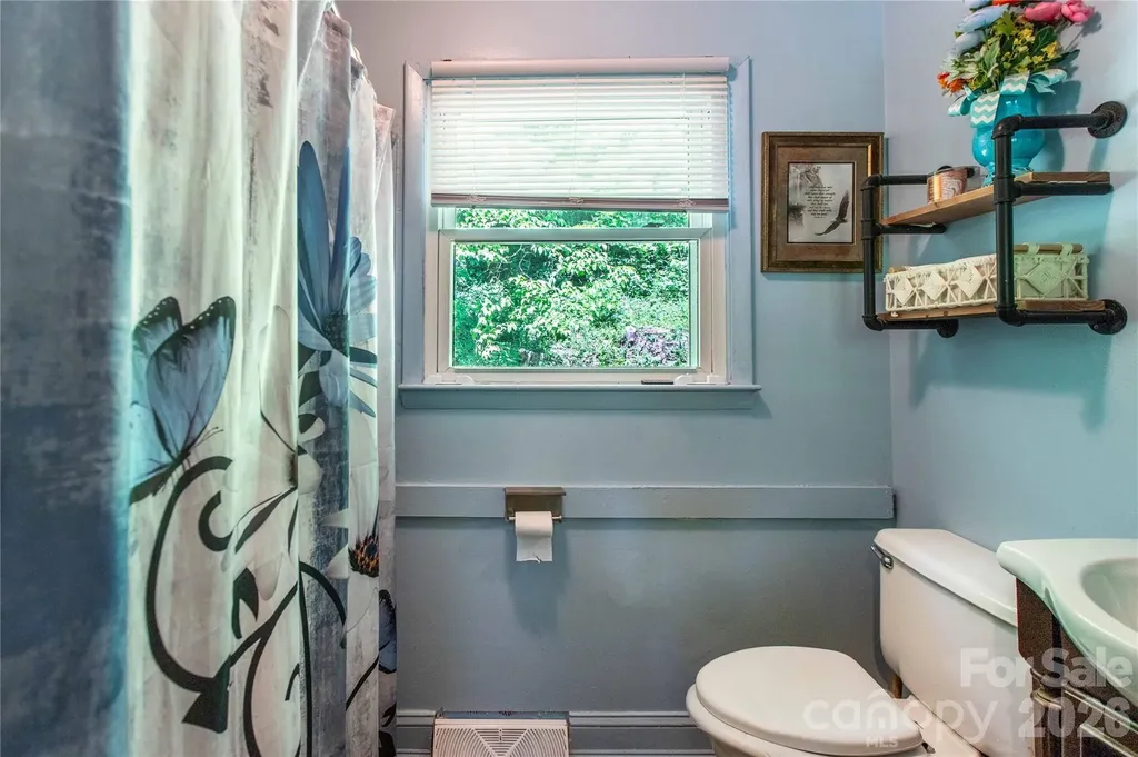 203 Kennedy Drive Swannanoa NC 28778