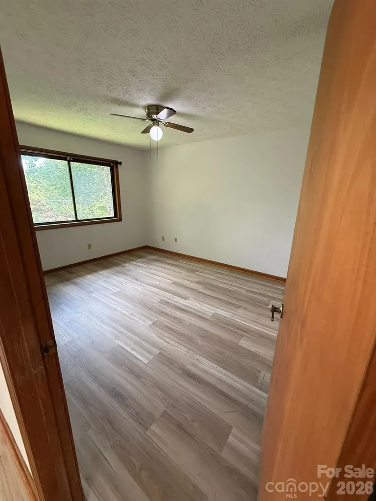 581 Courtwood Lane Hendersonville NC 28739
