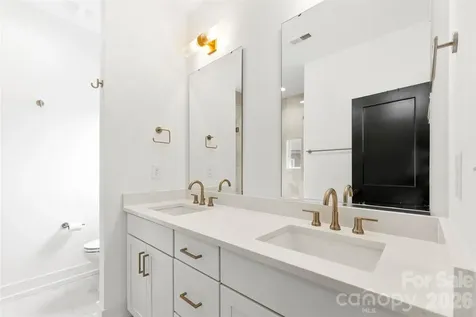 2703 Parkway Avenue Charlotte NC 28208