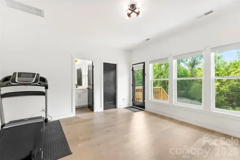 2703 Parkway Avenue Charlotte NC 28208
