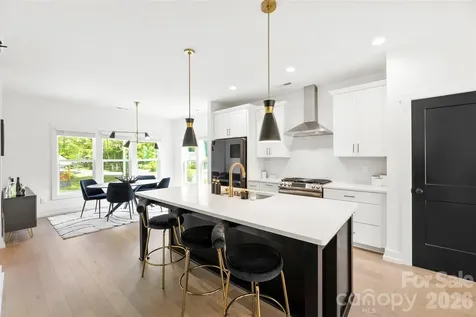 2703 Parkway Avenue Charlotte NC 28208