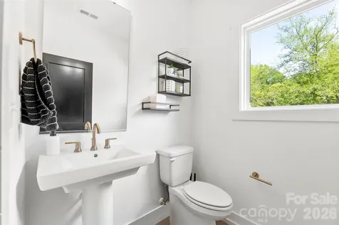 2703 Parkway Avenue Charlotte NC 28208