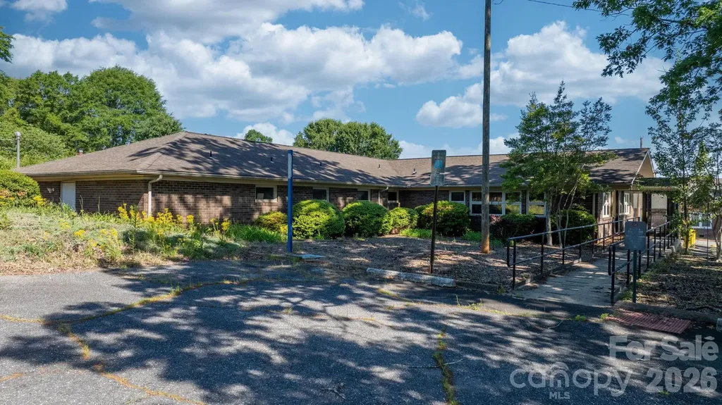 304 S Main Street Morganton NC 28655