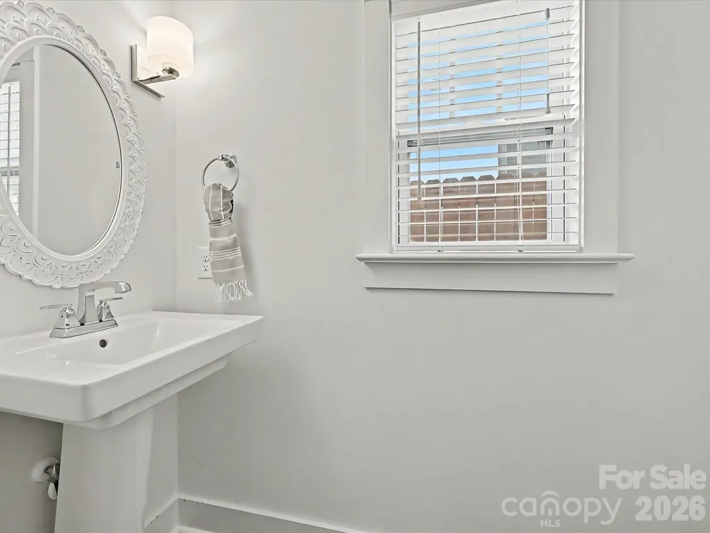 1216 Lomax Avenue Charlotte NC 28211