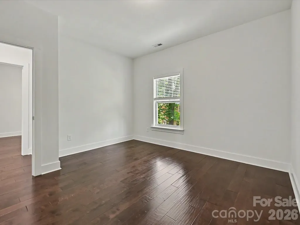 1216 Lomax Avenue Charlotte NC 28211
