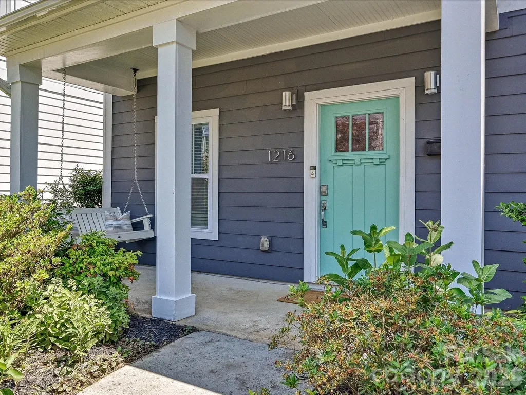 1216 Lomax Avenue Charlotte NC 28211