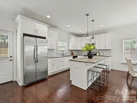 1216 Lomax Avenue Charlotte NC 28211