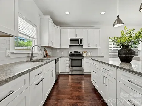 1216 Lomax Avenue Charlotte NC 28211