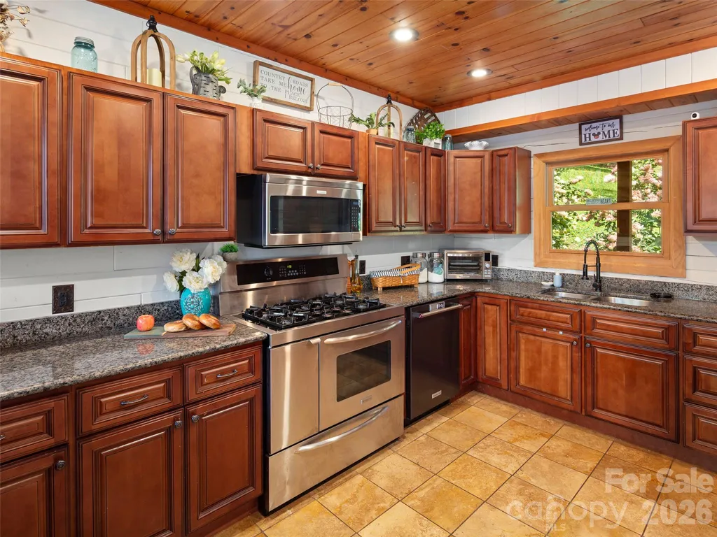 64 Cradling Cove Waynesville NC 28785