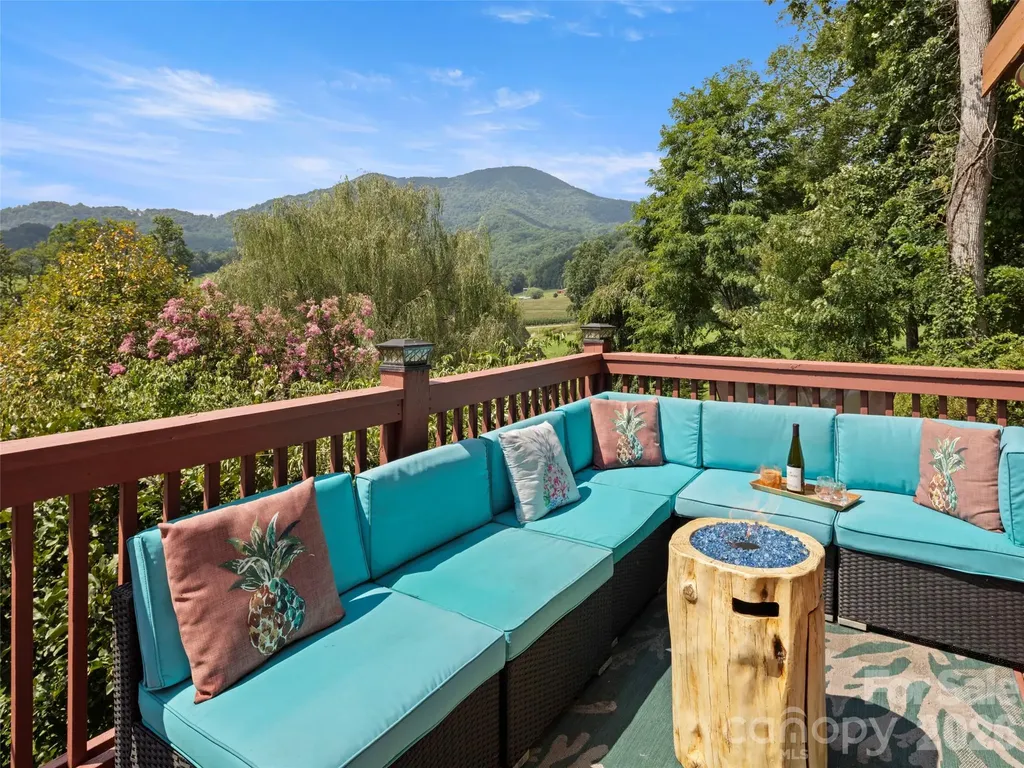 64 Cradling Cove Waynesville NC 28785