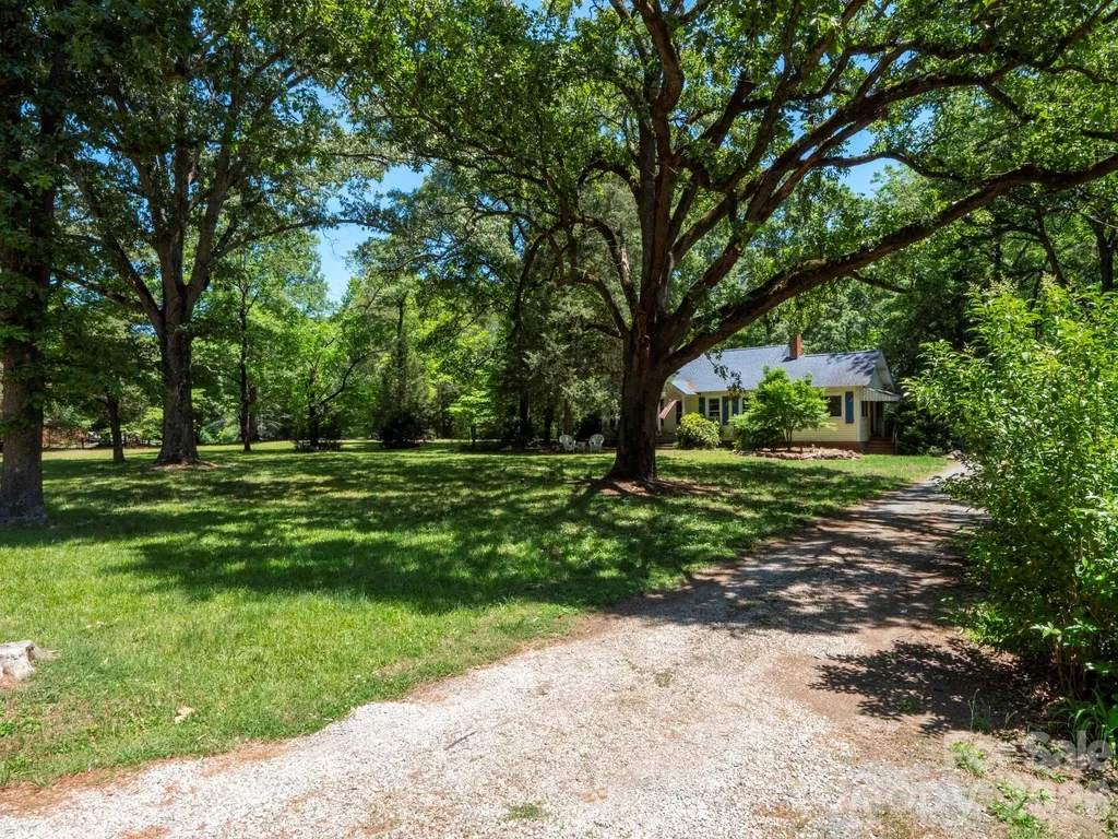 5219 Crow Road Mineral Springs NC 28112