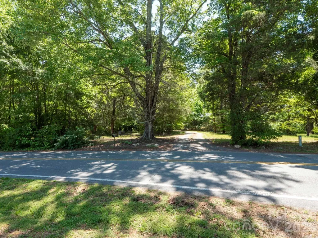 5219 Crow Road Mineral Springs NC 28112