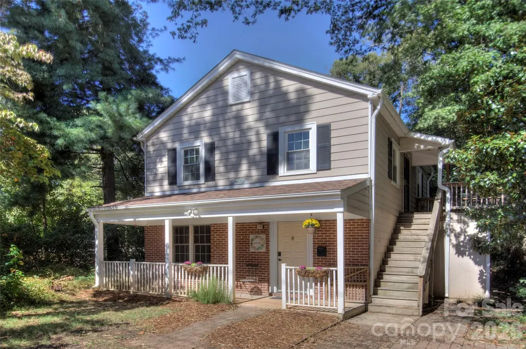 1717 Hamorton Place Charlotte NC 28205
