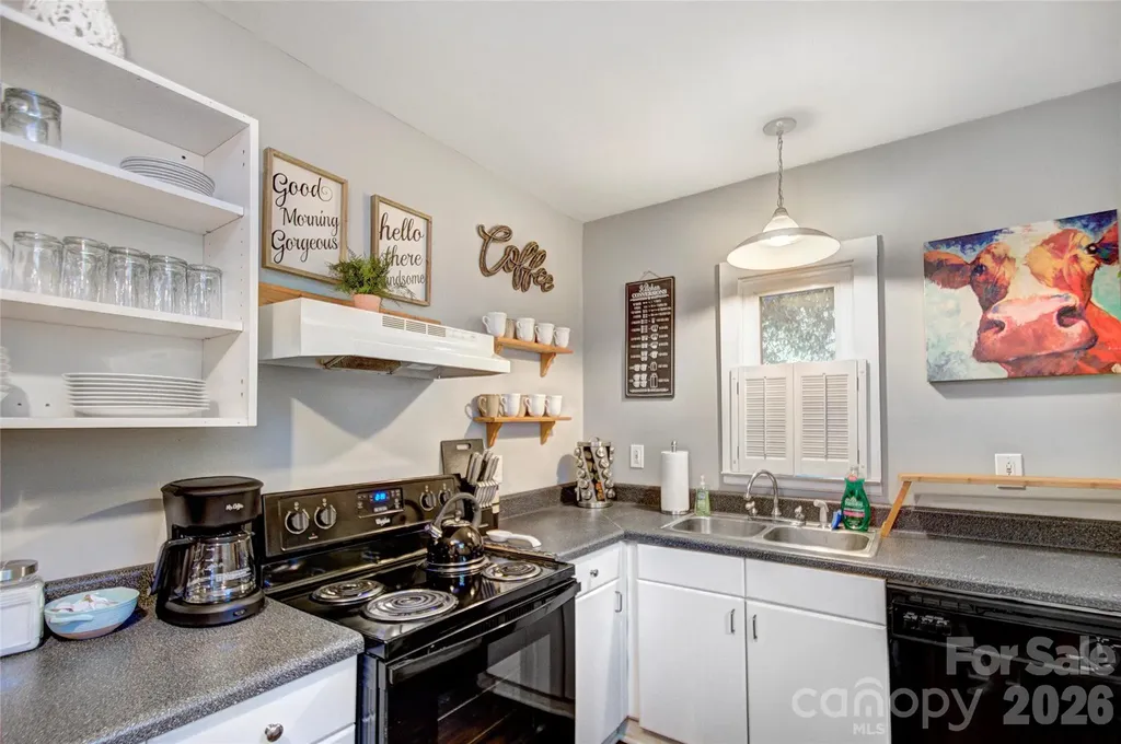 1717 Hamorton Place Charlotte NC 28205