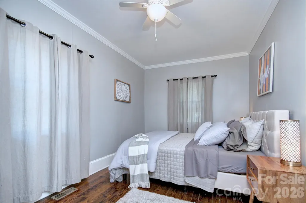 1717 Hamorton Place Charlotte NC 28205