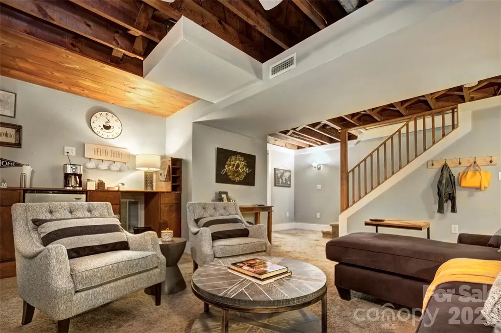 1717 Hamorton Place Charlotte NC 28205