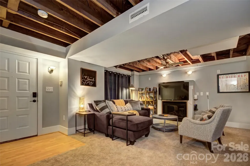 1717 Hamorton Place Charlotte NC 28205