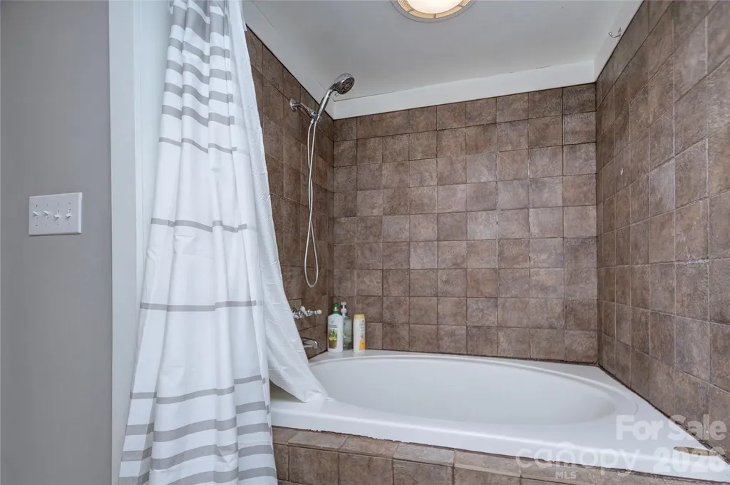 1717 Hamorton Place Charlotte NC 28205