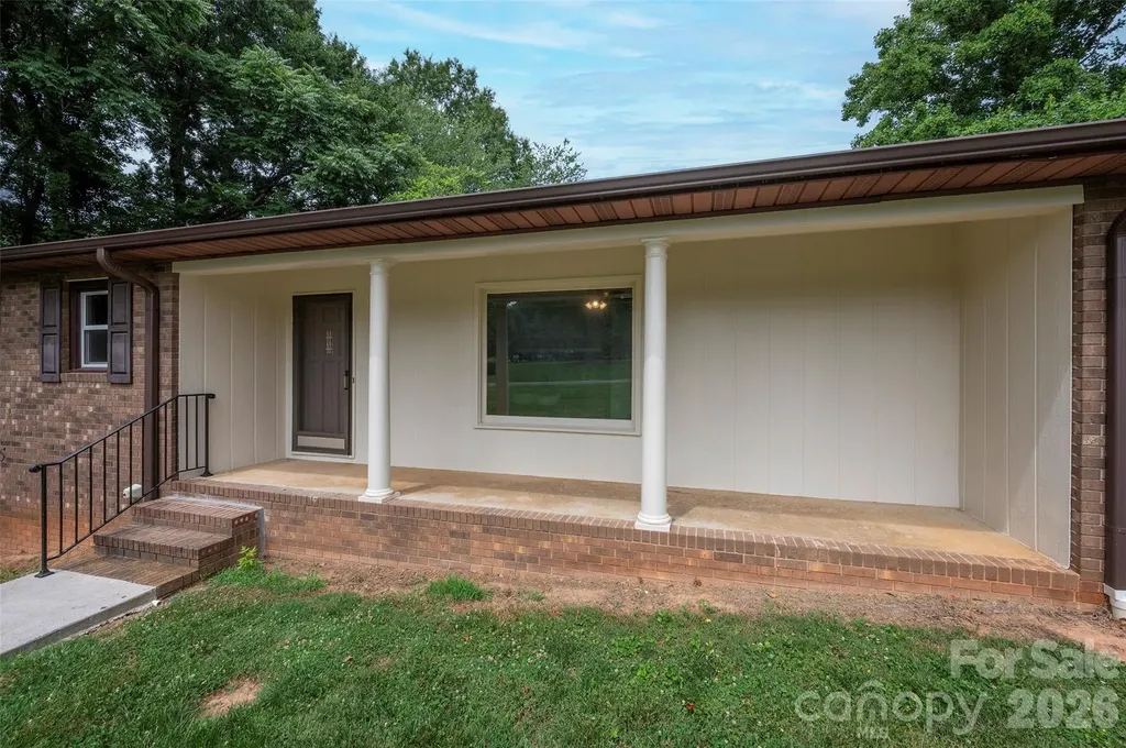 107 Coram Avenue Boonville NC 27011