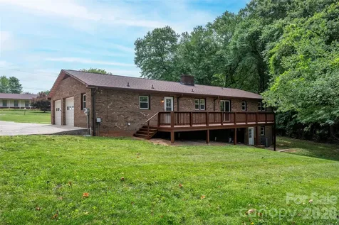 107 Coram Avenue Boonville NC 27011