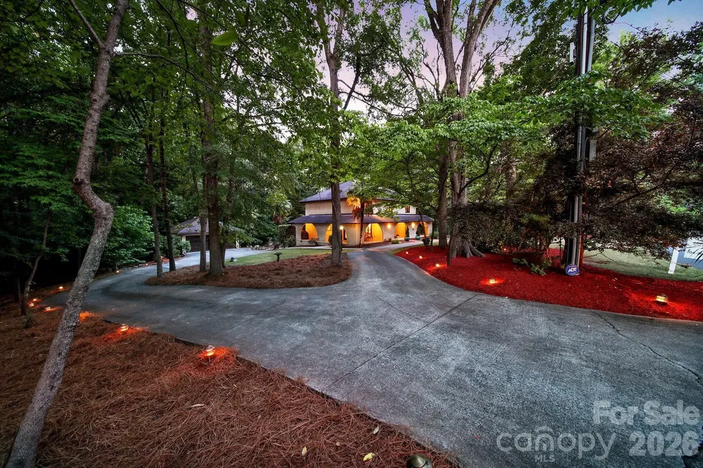 6512 Carmel Hills Drive Charlotte NC 28226