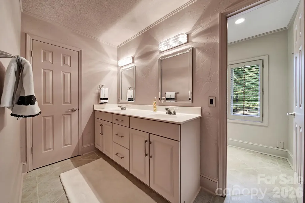 6512 Carmel Hills Drive Charlotte NC 28226