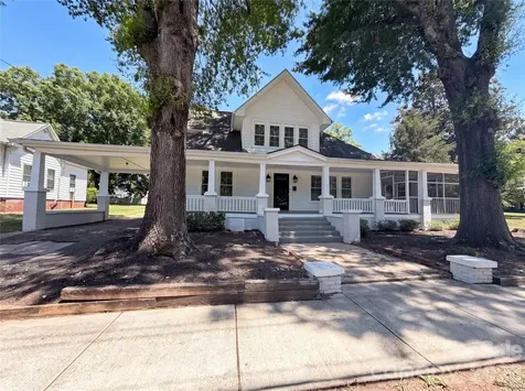 329 W Mclelland Avenue Mooresville NC 28115