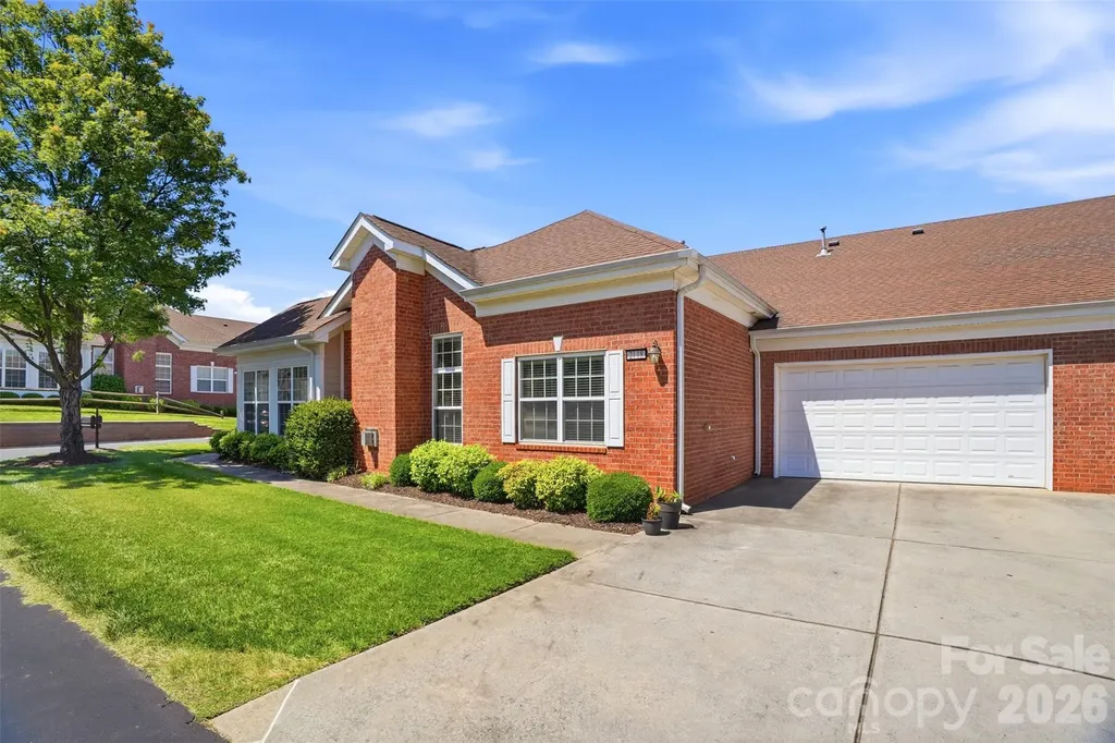 2118 N Castle Court Matthews NC 28105