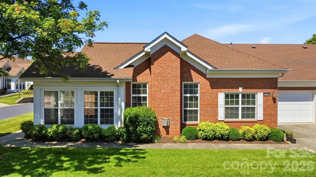 2118 N Castle Court Matthews NC 28105