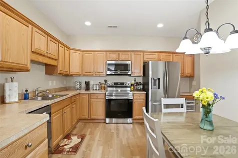 2118 N Castle Court Matthews NC 28105