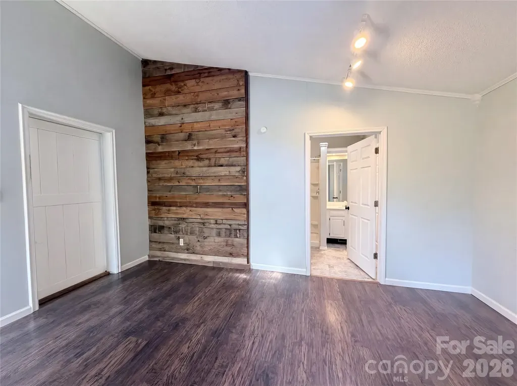 406 Dingler Avenue Mooresville NC 28115