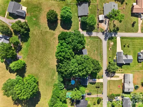 1771 24th Avenue Court NE Hickory NC 28601