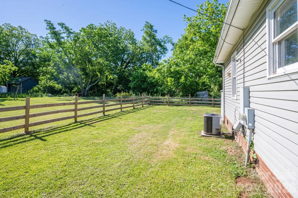807 Willow Lane Bessemer City NC 28016