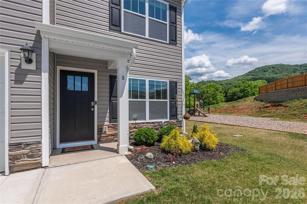 8 Madelyn Drive Clyde NC 28721