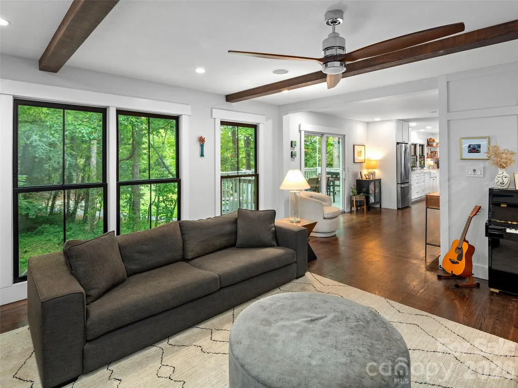 1130 New Castle Court Asheville NC 28803